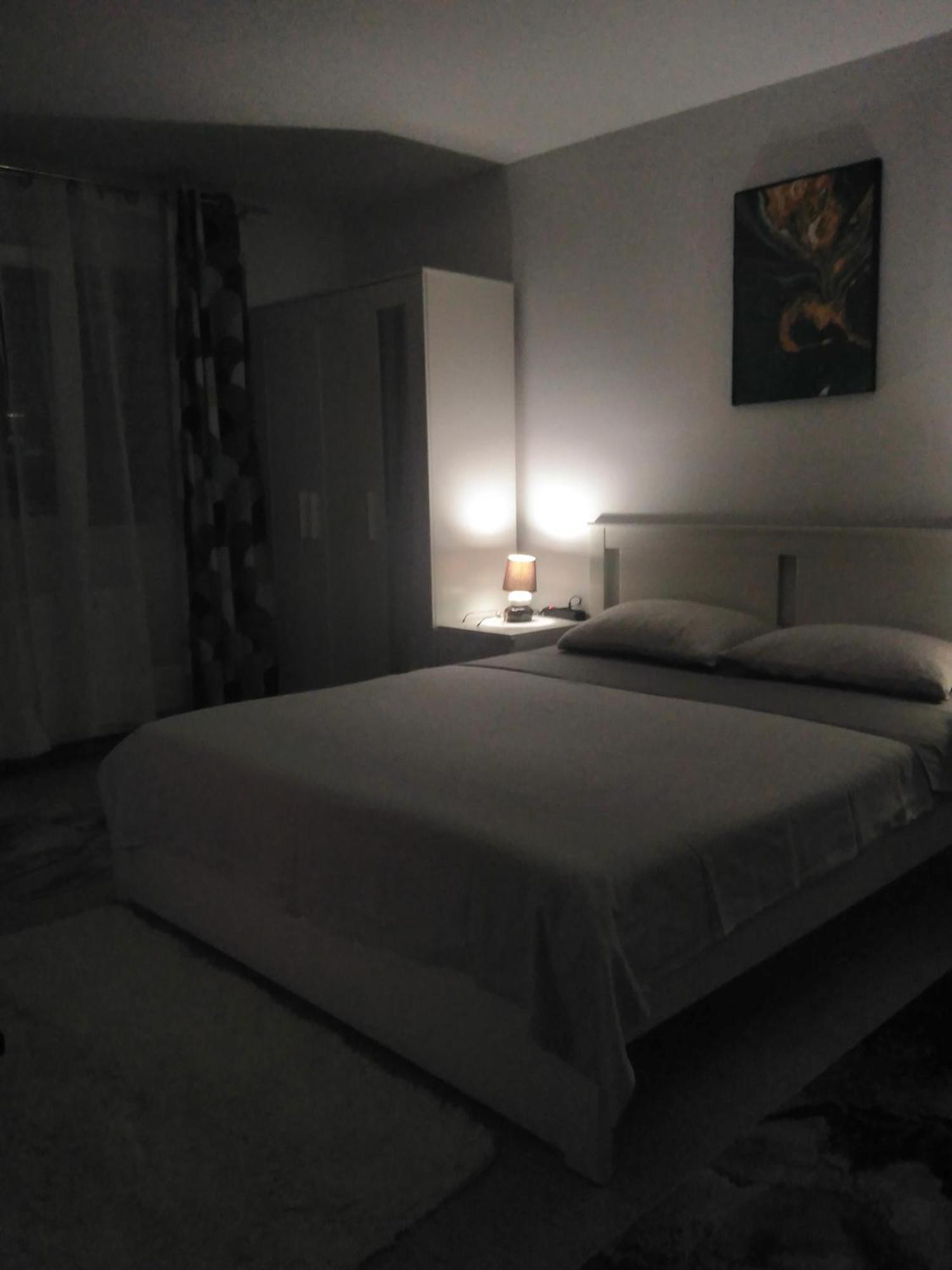Appartement Garsoniera Rebecca à Tîrgu Ocna Extérieur photo